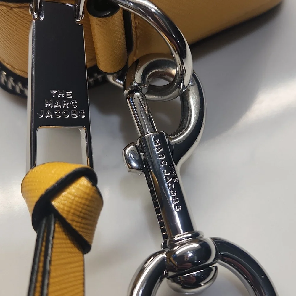 Marc Jacobs x Peanuts Woodstock Camera Bag NWOT - Picture 6 of 9